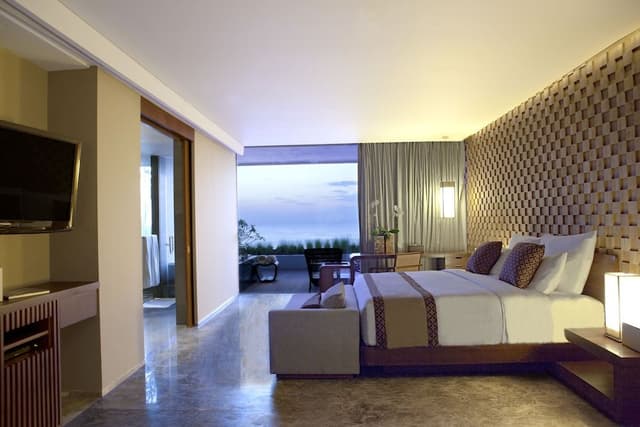 Ocean Front Suite