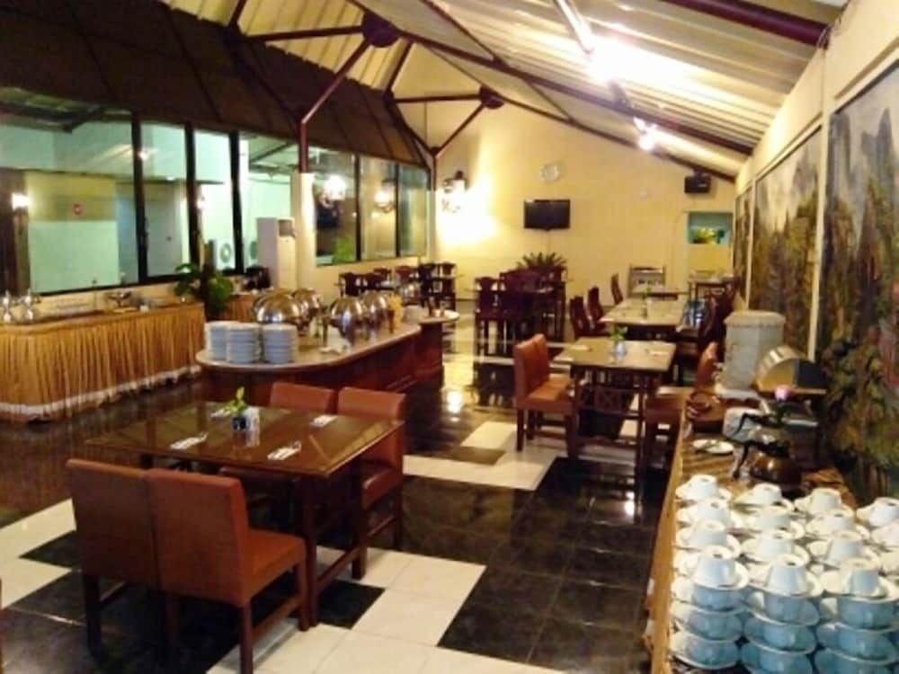 โรงแรมเมอร์เดกา (Merdeka Madiun)3