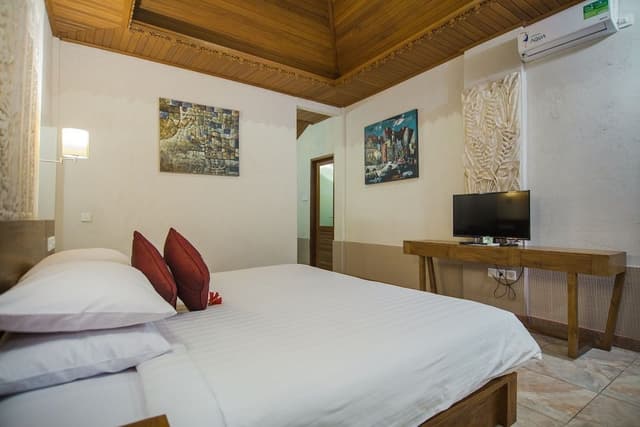 Suite, Garden View