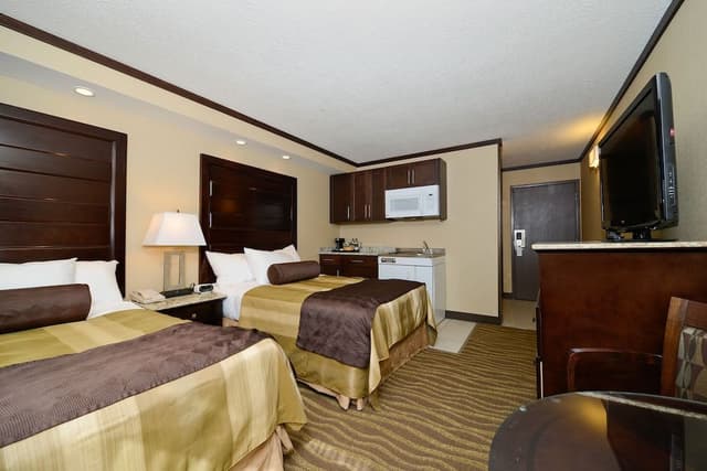 Efficiency, Double Room, 2 Double Beds, Kitchenette