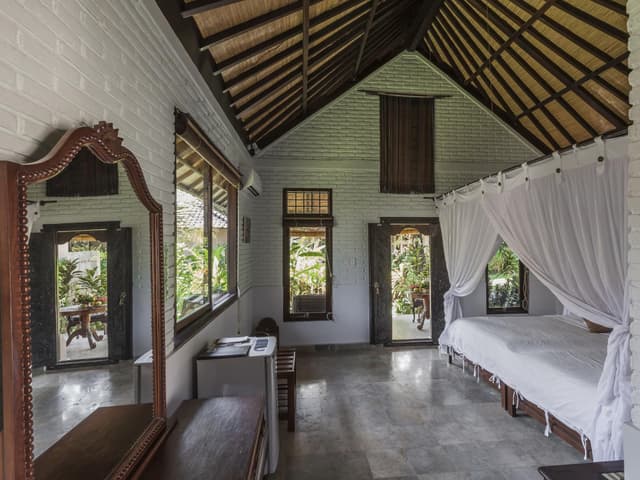 Bungalow (2 Adults)