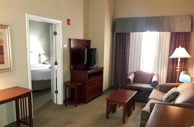 One-Bedroom King Suite - Non-Smoking