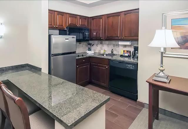 One-Bedroom King Suite - Non-Smoking