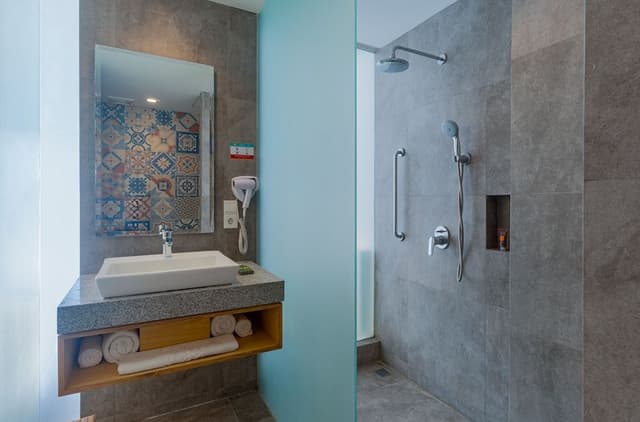 Premium Room, 1 Queen Bed, Pool View