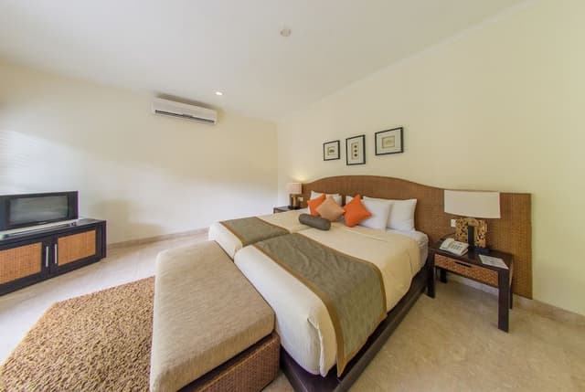 4 Bedroom Villa with Private Pool