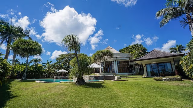 Three-Bedroom Villa with Private Pool and Sea View