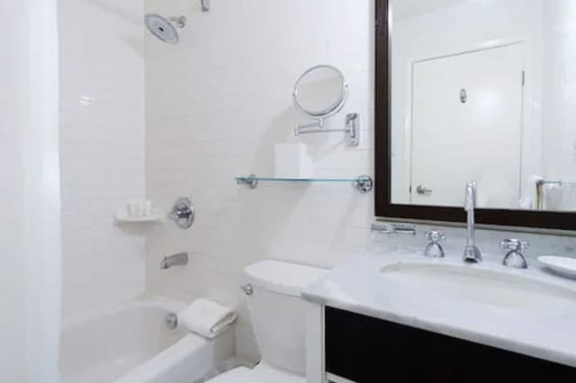 Spacious Corner Suite