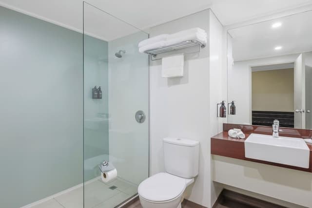 Superior Room, 2 Queen Beds, Kitchenette, Lake View