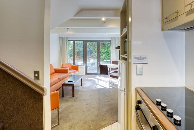Two Bedroom Apartment with Courtyard