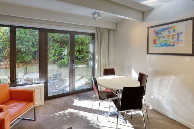 Two Bedroom Apartment with Courtyard