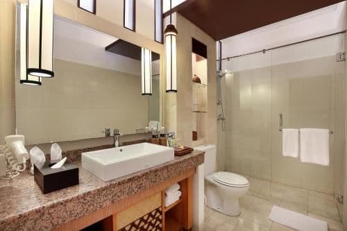 Deluxe Room Twin Bed with Daily Beers