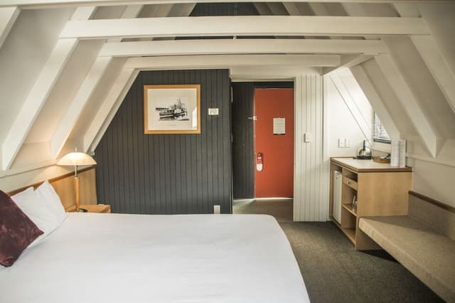 Chalet Studio King View Room