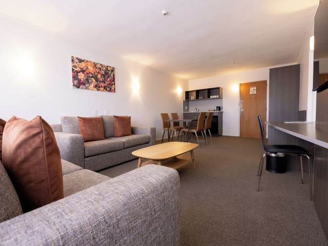 Premium King with Lounge