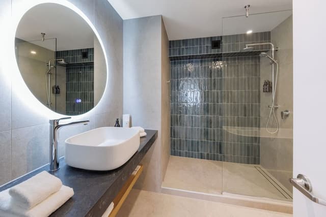 Luxury Loaded King Suite