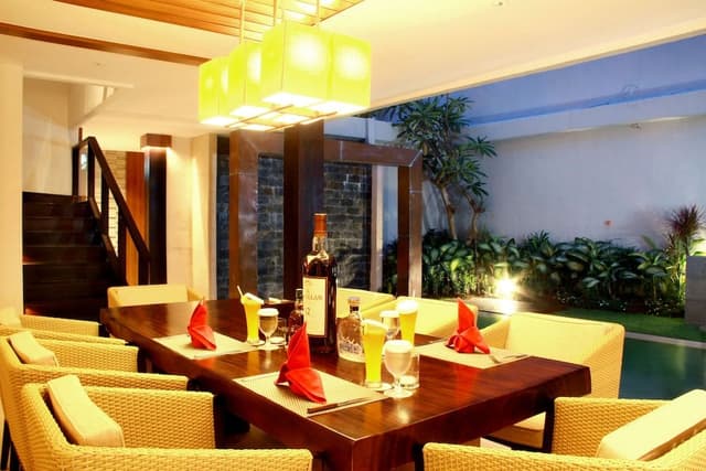Exclusive Villa, 3 Bedrooms, Ensuite, Poolside