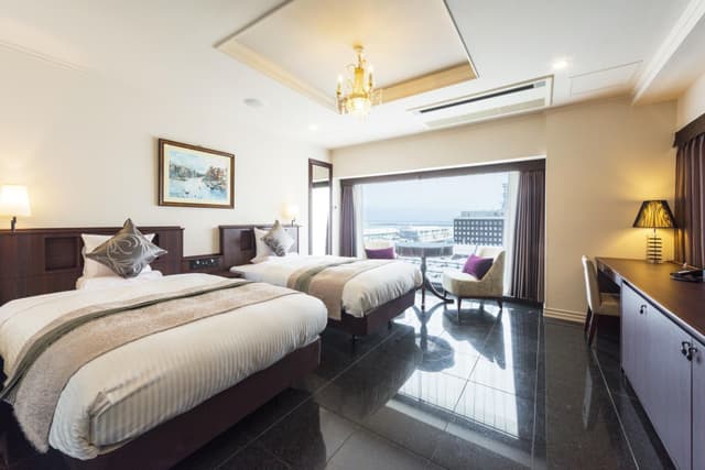 Large Twin Room A - Non-Smoking