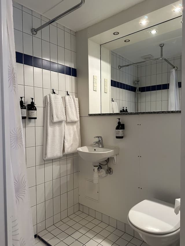 Single / Small Double Room