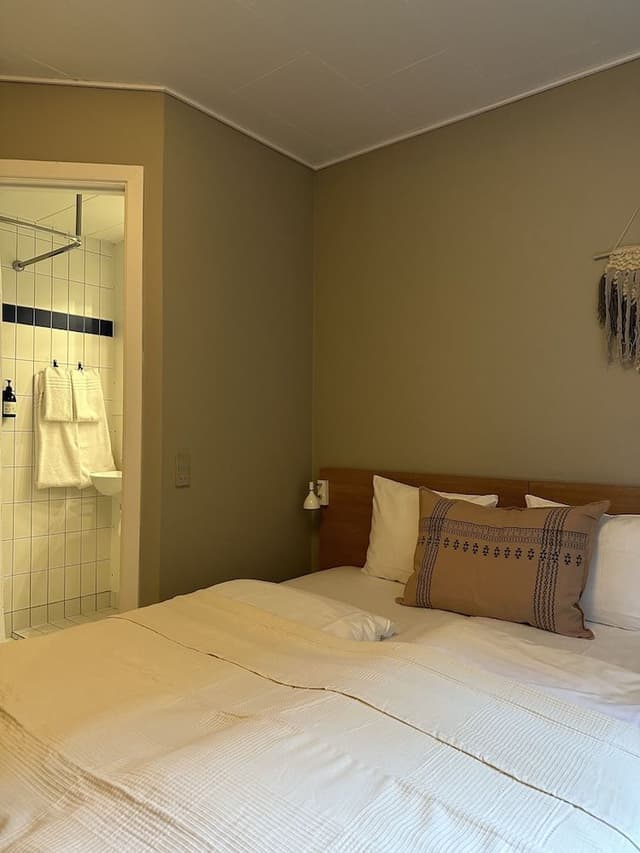 Standard Double Room, 1 Queen Bed, Non Smoking, Courtyard View (Medium)