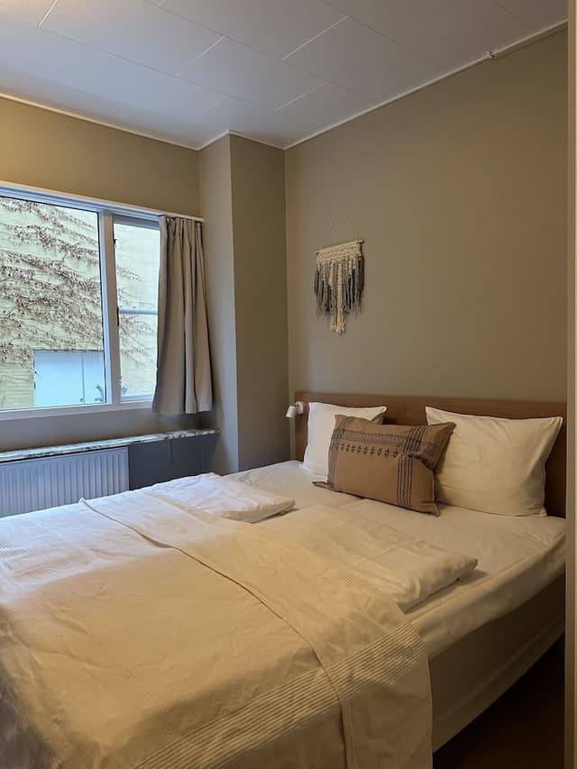 Standard Double Room, 1 Queen Bed, Non Smoking, Courtyard View (Medium)