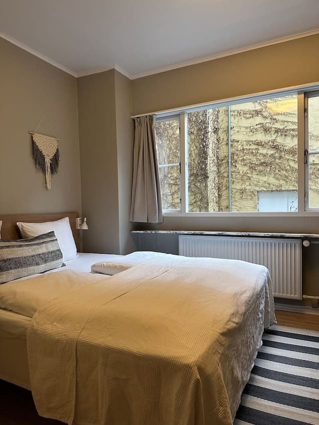 Standard Double Room, 1 Queen Bed, Non Smoking, Courtyard View (Medium)