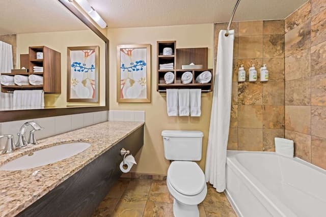 Family Suite, Two King Beds, Kitchenette, Non Smoking