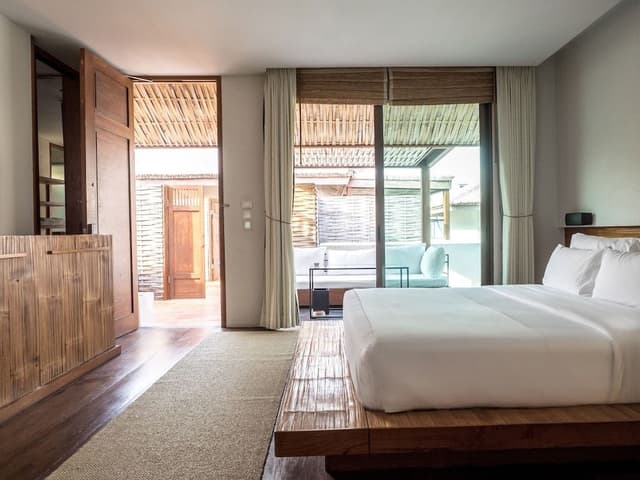 Oceanbed Jacuzzi Villa
