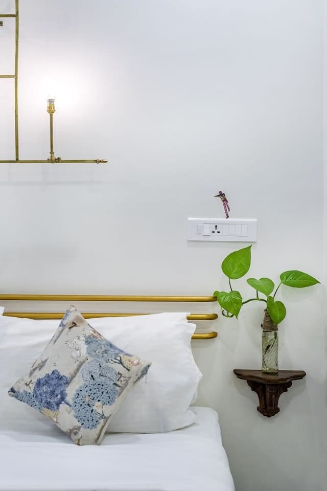 Luxury Room (Queen Bed)