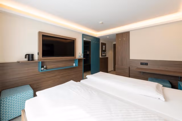 Comfort Twin Room in Residence Building