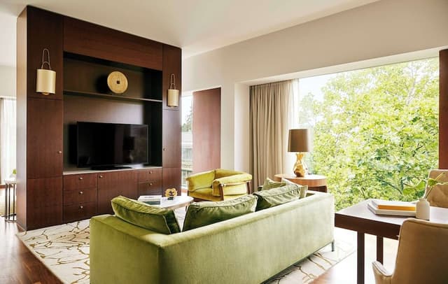 Suite, 2 Bedrooms, Corner (Park)