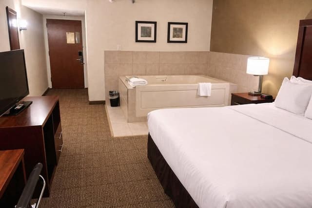 Suite, 1 King Bed, Non Smoking