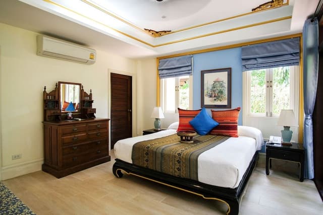 Gold Forest Downstairs Room with Forest View