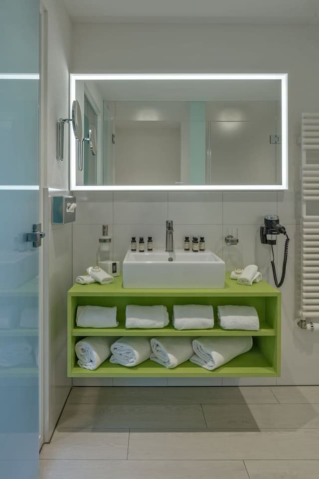 Family apartment with A/C, 1 large bed, livingarea with kitchen