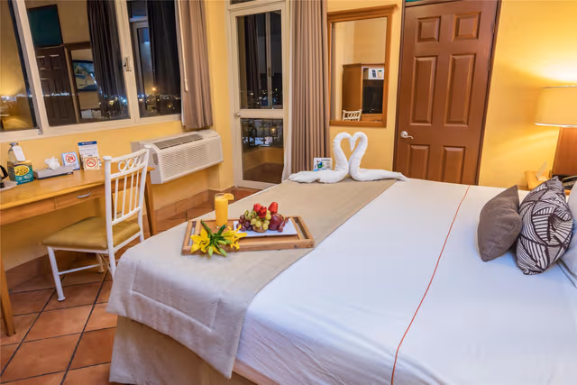 1 King Bed, Smoking Room, Full Breakfast