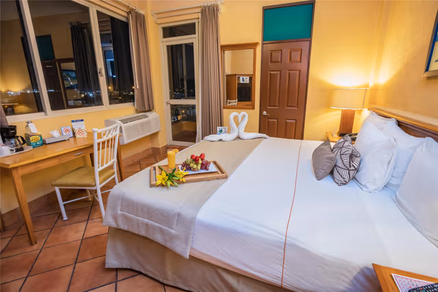 1 King Bed, Smoking Room, Full Breakfast