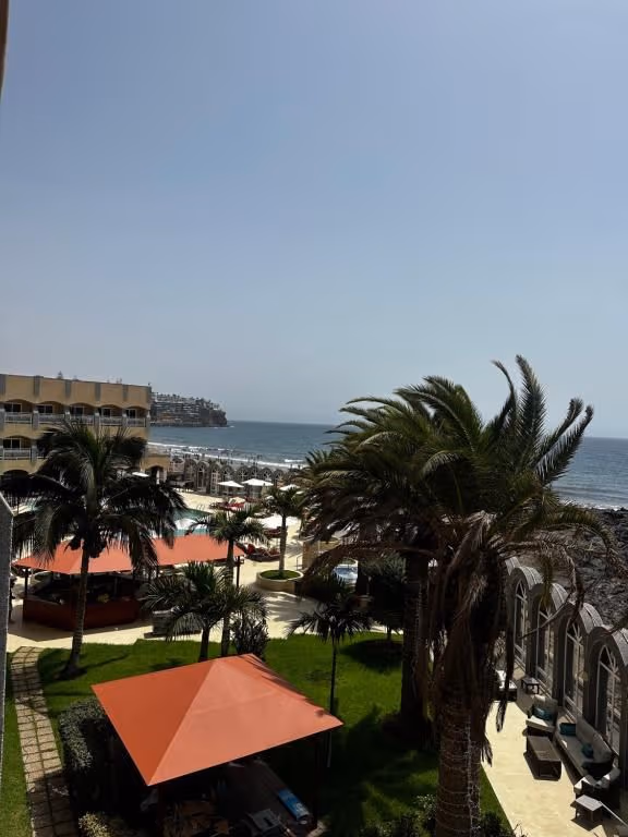 Double or Twin Room with Sea View