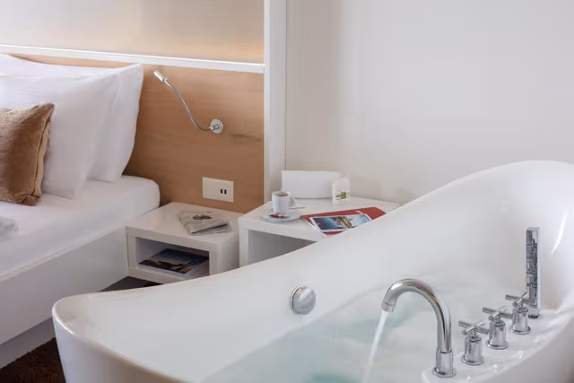 Deluxe Double Room with Balcony and Mountain View
