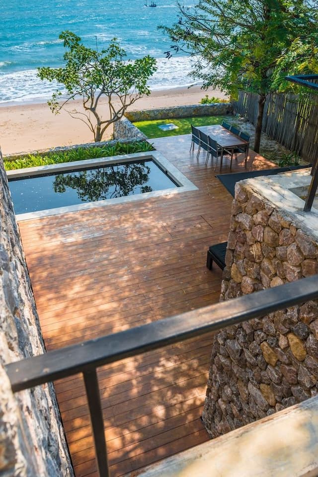 Royal Oceanfront Pool Villa