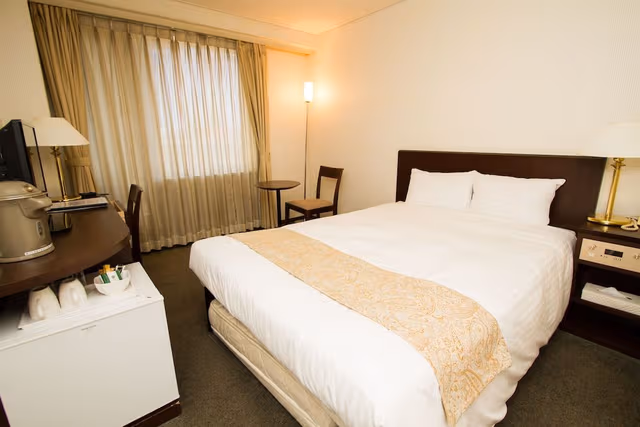 Semi-Double Room, Smoking (Large Single Bed)