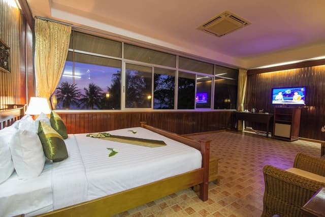 Sea View Suite