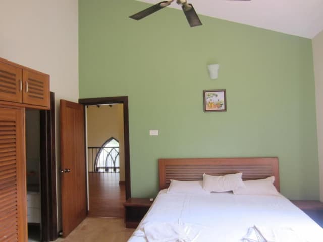 4 Bedroom Villa