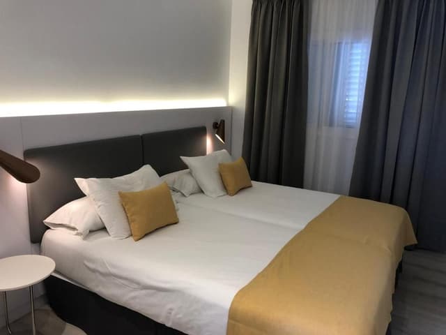 Bungalow (2 Adults)