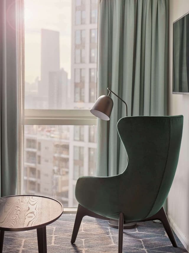 Suite, 1 King Bed, Park View