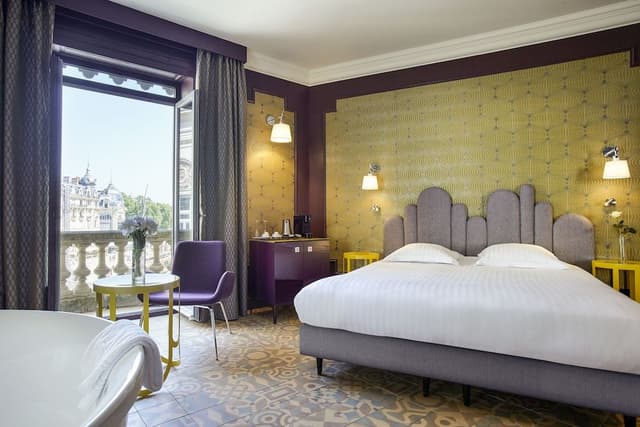 Deluxe room with terrace overlooking the place de la Comédie