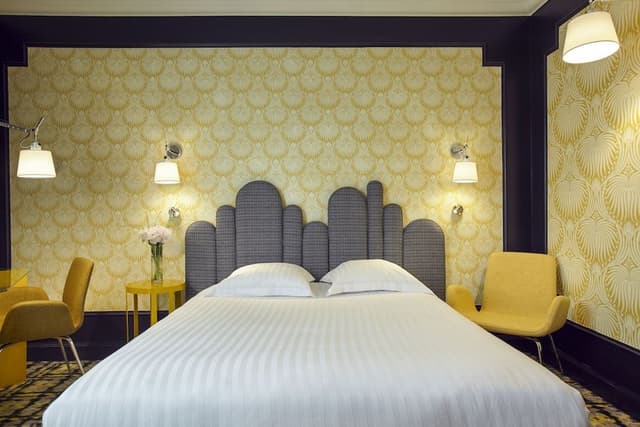 Deluxe room with terrace overlooking the place de la Comédie