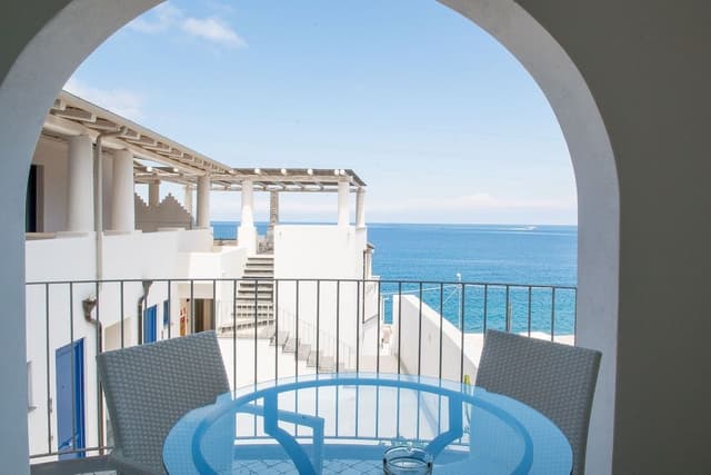 Suite, Sea View