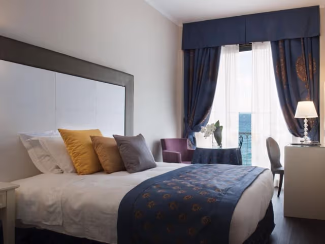 Superior Single Room, Balcony, Lake View