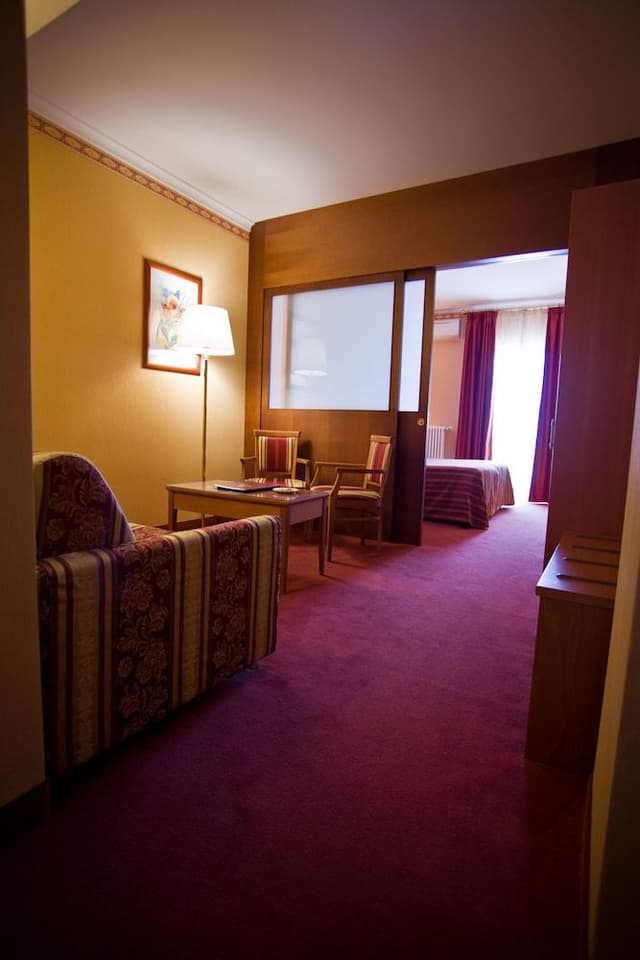 Family Suite, 1 Queen Bed with Sofa bed, Balcony, Pool View