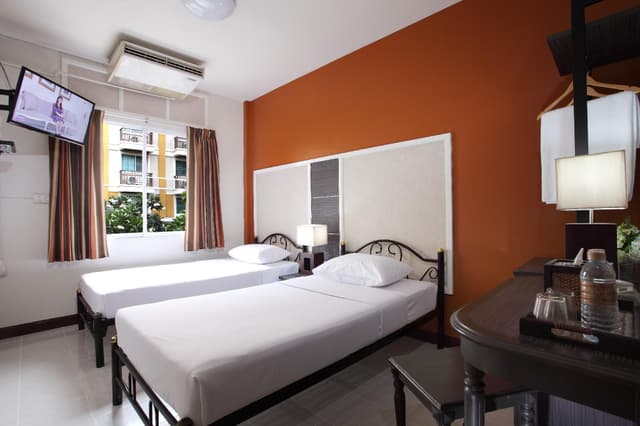 Deluxe Twin Room