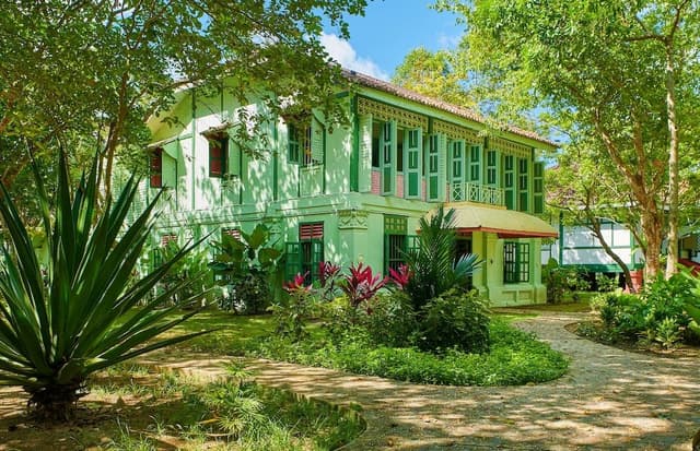 Colonial House with Garden View