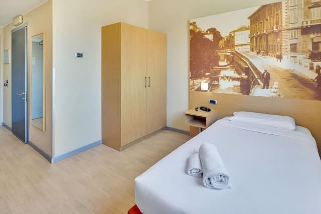 Standard Single Room, Accessible